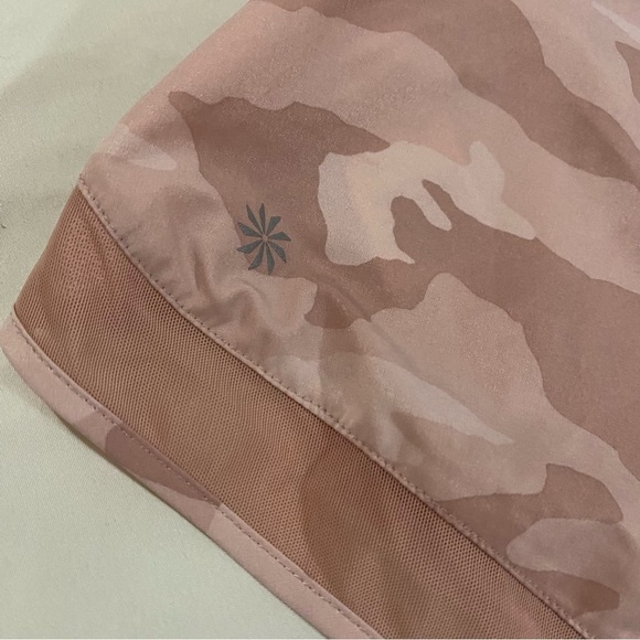 🎈Athleta  camouflage training shorts . - Picture 5 of 5